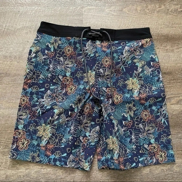 New J Crew Mens 9" Stretch Board Shorts Navy Blue Floral Print - Picture 3 of 9